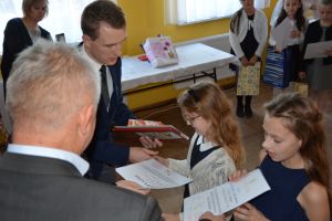 patriotyczne-spiewanie-w-zwierniku.jpg patriotyczne-spiewanie-w-zwierniku.jpg