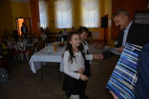 patriotyczne-spiewanie-w-zwierniku.jpg patriotyczne-spiewanie-w-zwierniku.jpg