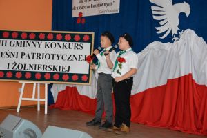 patriotyczne-spiewanie-w-zwierniku.jpg patriotyczne-spiewanie-w-zwierniku.jpg