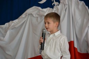 patriotyczne-spiewanie-w-zwierniku.jpg patriotyczne-spiewanie-w-zwierniku.jpg