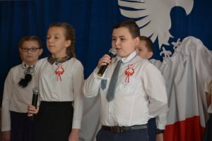 patriotyczne-spiewanie-w-zwierniku.jpg patriotyczne-spiewanie-w-zwierniku.jpg
