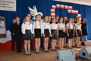 patriotyczne-spiewanie-w-zwierniku.jpg patriotyczne-spiewanie-w-zwierniku.jpg