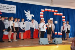patriotyczne-spiewanie-w-zwierniku.jpg patriotyczne-spiewanie-w-zwierniku.jpg