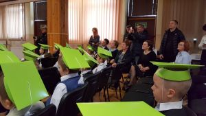 pierwszoklasisci-po-pasowaniu.jpg pierwszoklasisci-po-pasowaniu.jpg