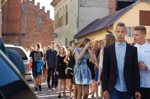 pierwszy-dzwonek-dla-ponad-1700-uczniow.jpg