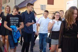 pierwszy-dzwonek-dla-ponad-1700-uczniow.jpg