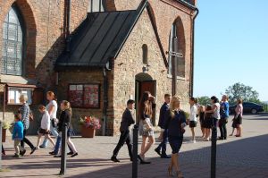 pierwszy-dzwonek-dla-ponad-1700-uczniow.jpg