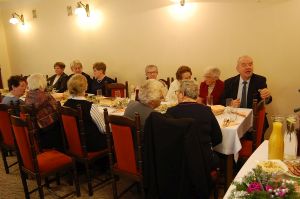 podzielili-sie-oplatkiem-i-wiedza.jpg