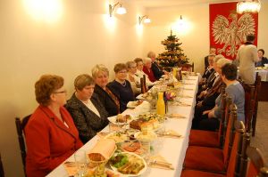 podzielili-sie-oplatkiem-i-wiedza.jpg