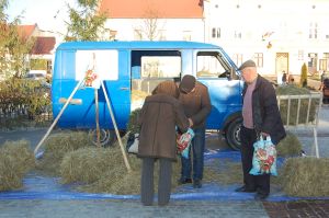 podzielono-sie-siankiem-i-swiatelkiem.jpg