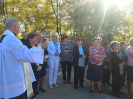poswiecenie-krzyza-przy-szkole-w-parkoszu.jpg poswiecenie-krzyza-przy-szkole-w-parkoszu.jpg