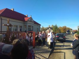 poswiecenie-krzyza-przy-szkole-w-parkoszu.jpg poswiecenie-krzyza-przy-szkole-w-parkoszu.jpg