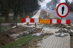 powstaje-chodnik-przy-drodze-krajowej-nr-73.jpg powstaje-chodnik-przy-drodze-krajowej-nr-73.jpg