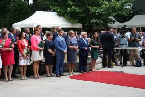 prezydent-wreczyl-nagrode-dla-taurusa.jpg