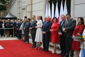 prezydent-wreczyl-nagrode-dla-taurusa.jpg