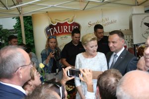 prezydent-wreczyl-nagrode-dla-taurusa.jpg