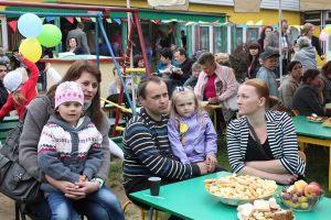 rodzina-na-pikniku-nowe.jpg