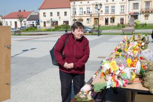 rynek-w-pilznie-pelen-ozdob-wielkanocnych.jpg