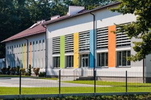 sala-w-strzegocicach-sluzy-uczniom.jpg