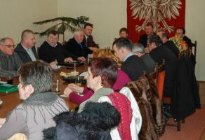 soltysi-stawiaja-na-drogi.jpg