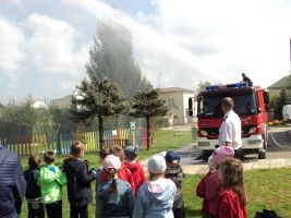 strazacy-w-przedszkolu.jpg strazacy-w-przedszkolu.jpg