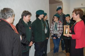 swiatlo-betlejemskie-plonie-w-urzedzie.jpg swiatlo-betlejemskie-plonie-w-urzedzie.jpg