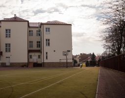 szkola-w-pilznie-odzyskala-blask.jpg