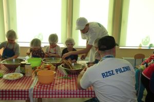 uczniowie-gotowali-z-przedszkolakami.jpg