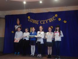uczniowie-ktorzy-lubia-czytac.jpg