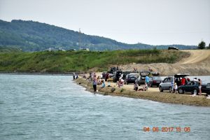 uczniowie-wedkowali-w-strzegocicach.jpg