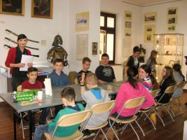 uczniowie-z-dobrkowa-w-muzeum-w-pilznie.jpg