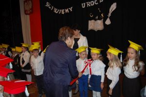 uroczyste-pasowanie-uczniow.jpg uroczyste-pasowanie-uczniow.jpg