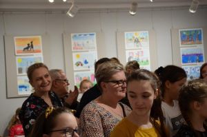 wernisaz-wystawy-prac-plastycznych-w-domu-kultury.jpg wernisaz-wystawy-prac-plastycznych-w-domu-kultury.jpg