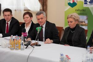 wiceminister-kultury-chwali-gmine.jpg