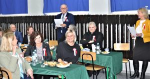 wieczornica-w-parkoszu.jpg