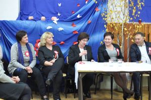wieczornica-z-czarnymi-orlami.jpg wieczornica-z-czarnymi-orlami.jpg
