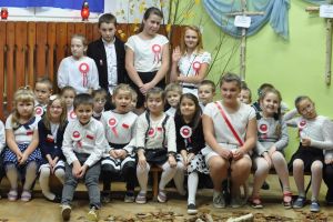 wieczornica-z-czarnymi-orlami.jpg wieczornica-z-czarnymi-orlami.jpg