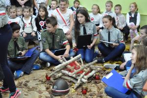 wieczornica-z-czarnymi-orlami.jpg wieczornica-z-czarnymi-orlami.jpg