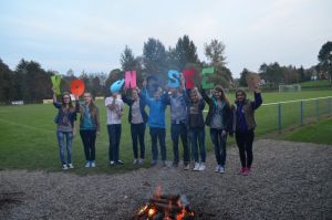 wspolne-ognisko-youngsterowiczow.jpg