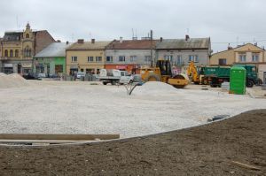 wznowiono-prace-na-rynku-w-pilznie.jpg wznowiono-prace-na-rynku-w-pilznie.jpg