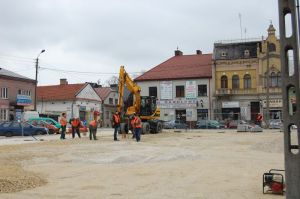 wznowiono-prace-na-rynku-w-pilznie.jpg wznowiono-prace-na-rynku-w-pilznie.jpg
