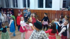 zabawa-karnawalowa-w-parkoszu.jpg