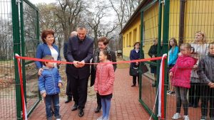 zwiernik-z-boiskiem-wielofunkcyjnym.jpg zwiernik-z-boiskiem-wielofunkcyjnym.jpg